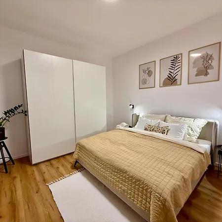 Old Town - Stefanikova *